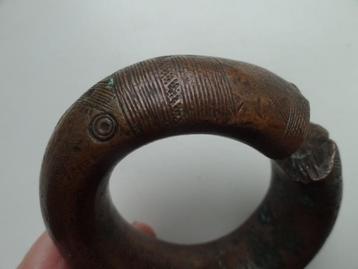 Afrikaanse bronzen armband met mooie details ca 8 x 7 x 2 cm