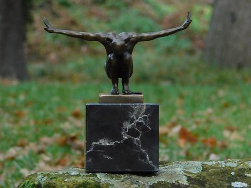 Statue en bronze - Homme Olympien - avec socle en marbre, Antiquités & Art, Curiosités & Brocante, Enlèvement ou Envoi