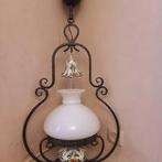 Kroonluchter van smeedijzer en opaline glas, Ophalen, Zo goed als nieuw, Glas