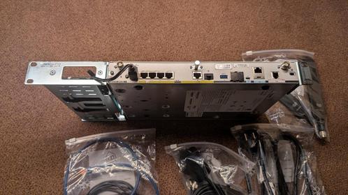 Cisco ISR C1117 Router/4G modem inclusief rackmount, Computers en Software, Routers en Modems, Gebruikt, Router, Ophalen of Verzenden