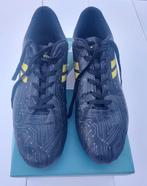 Voetbalschoenen met noppen maat 44, Sport en Fitness, Ophalen, Zo goed als nieuw