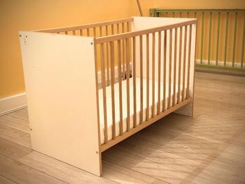10 lit pour bébé avec matelas et edredon en tres bon etat, Enlèvement, Comme neuf, Matelas