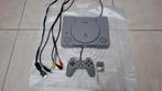 PlayStation 1 in goede staat met kabels en controller, Games en Spelcomputers, Ophalen of Verzenden, Gebruikt
