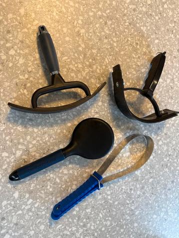 Splinternieuw paarden poetsmateriaal beschikbaar voor biedingen