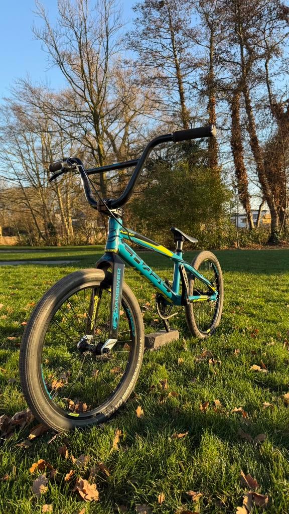 Chase Element, Fietsen en Brommers, Ophalen, Gebruikt