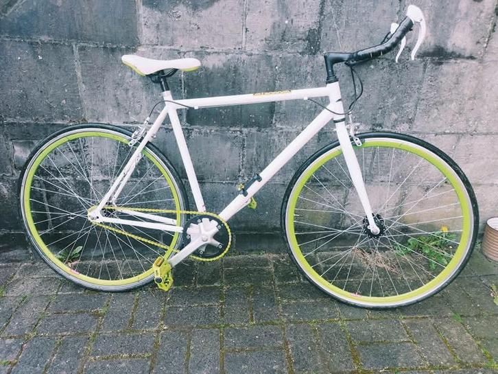 Fixie single speed, Fietsen en Brommers, Fietsen | Heren | Sportfietsen en Toerfietsen, Gebruikt, Minder dan 10 versnellingen
