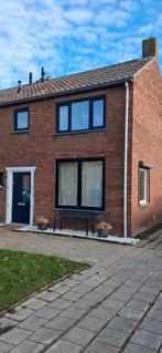 Hoekwoning te koop in hartje Sas Van Gent