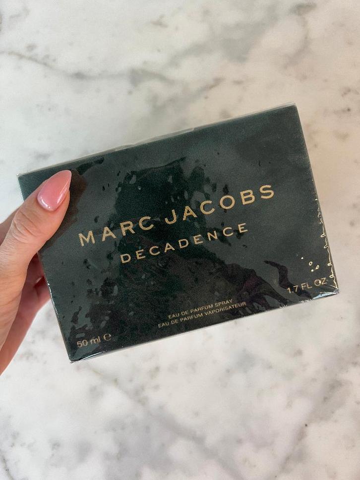 Marc Jacobs - Decadance parfum 50ml, Handtassen en Accessoires, Uiterlijk | Parfum, Nieuw, Ophalen of Verzenden