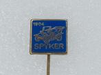 SP1613 Speldje 1904 Spyker blauw, Collections, Broches, Pins & Badges, Utilisé, Enlèvement ou Envoi