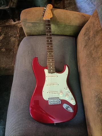 Guitare Fender Stratocaster classic 60s red, Enlèvement, Comme neuf, Solid body, Fender