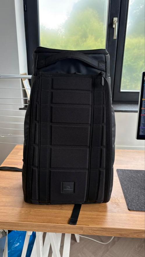DB Journey Hugger 30L + Ramverk camera insert M bennified, Handtassen en Accessoires, Tassen | Reistassen en Weekendtassen, Zo goed als nieuw