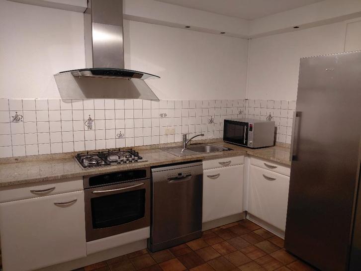 Petite cuisine équipée, Maison & Meubles, Cuisine | Cuisines complètes, Utilisé, Cuisine d'angle, Blanc, Granit ou Pierre, Enlèvement