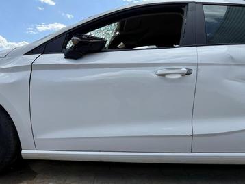 Portier 4Deurs links-voor van een Seat Ibiza (LB9A) beschikbaar voor biedingen
