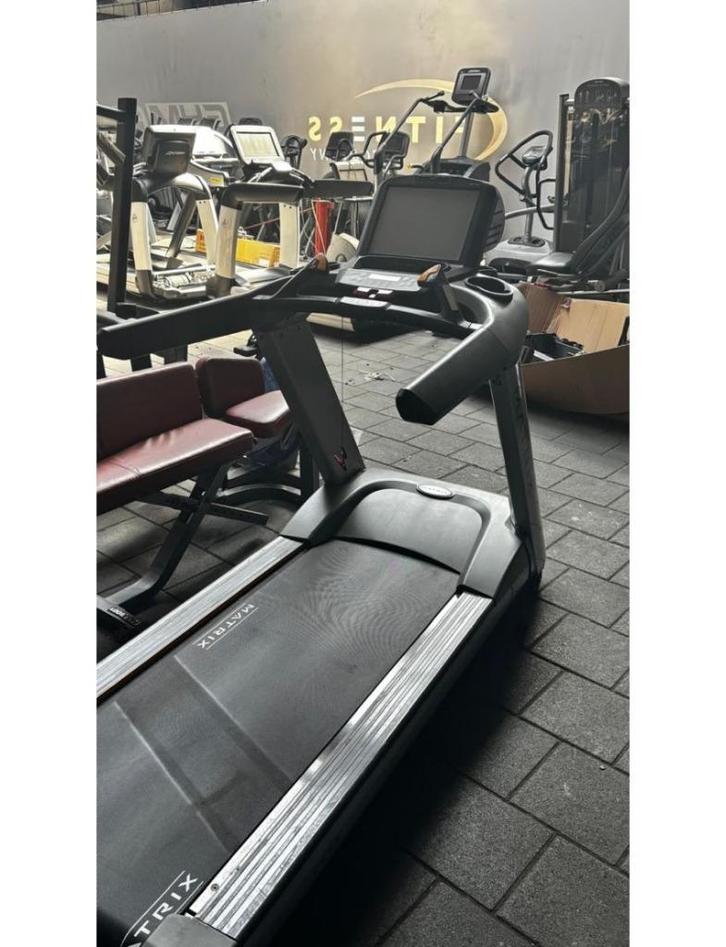 Matrix T7X treadmill | Loopband | cardio, Sport en Fitness, Fitnessmaterialen, Gebruikt, Overige typen, Armen, Benen, Borst, Buik