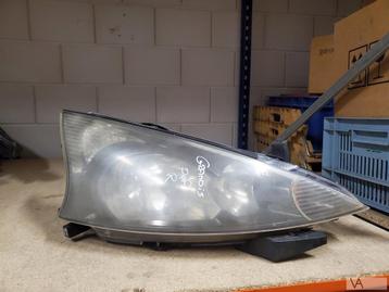 Mitsubishi Grandis 2004 -2010 koplamp rechts beetje dof €100 beschikbaar voor biedingen