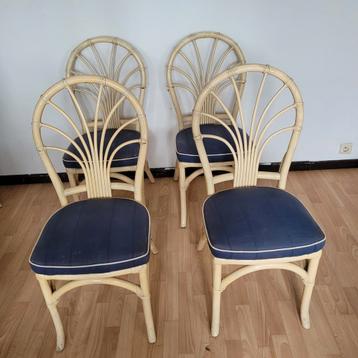 Superbe chaises Vintage en rotin de bambou assise rembourrés