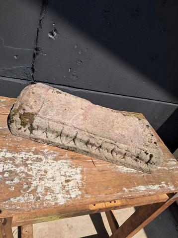 Decoratieve stenen(beton) beschikbaar voor biedingen