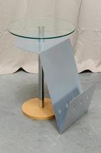 Tafel bijzettafel met krantenhouder design, Huis en Inrichting, Tafels | Bijzettafels, Ophalen, Gebruikt, Rond