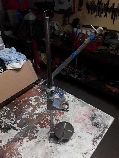 standaard voor boormachine, Doe-het-zelf en Bouw, Gereedschap | Boormachines, Gebruikt, Kolomboormachine, 400 tot 600 watt, Variabele snelheid