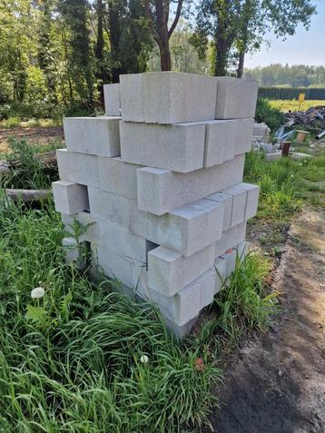 Beton blokken en snelbouw stenen spotprijs