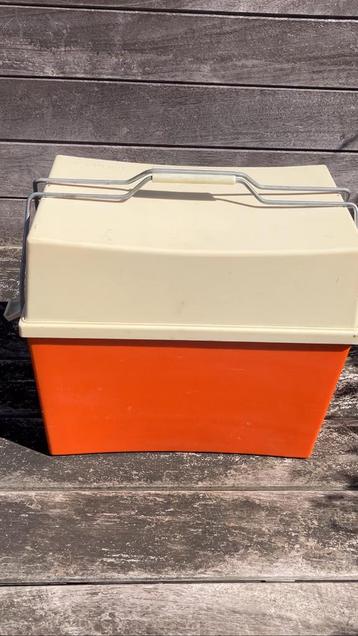 Vintage Curver coolbox beschikbaar voor biedingen