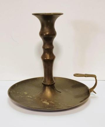 Messing kandelaar. beschikbaar voor biedingen