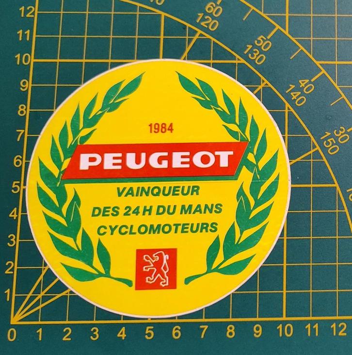 Sticker Peugeot brommers 'Vainqueur 24h Du Mans' 1984, Verzamelen, Stickers, Ophalen of Verzenden