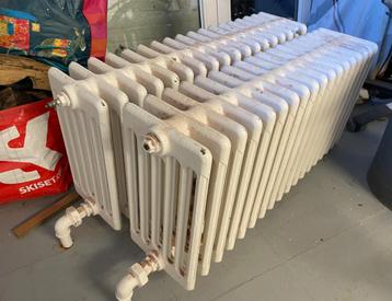2 gietijzeren radiatoren beschikbaar voor biedingen