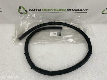 Deurrubber Achter Renault Megane 4 Estate NIEUW 828319457R beschikbaar voor biedingen
