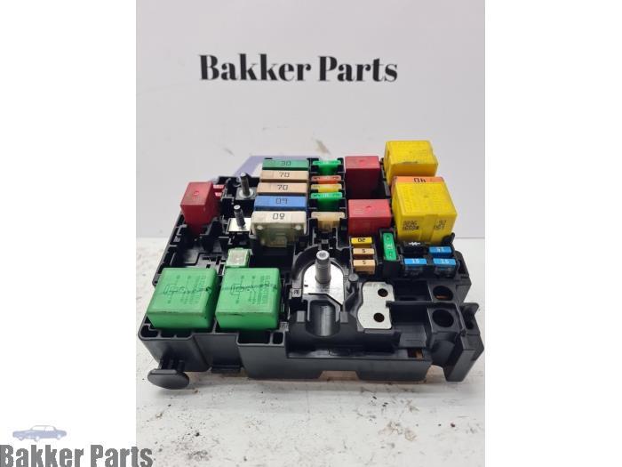 Boîte à fusibles d'un Citroen C4 Cactus, Autos : Pièces & Accessoires, Électronique & Câbles, Citroën, Utilisé, 3 mois de garantie