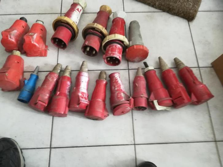 lot stekkers stopcontacten 380v 4-polig, Doe-het-zelf en Bouw, Elektriciteit en Kabels, Gebruikt, Stekker, Ophalen of Verzenden