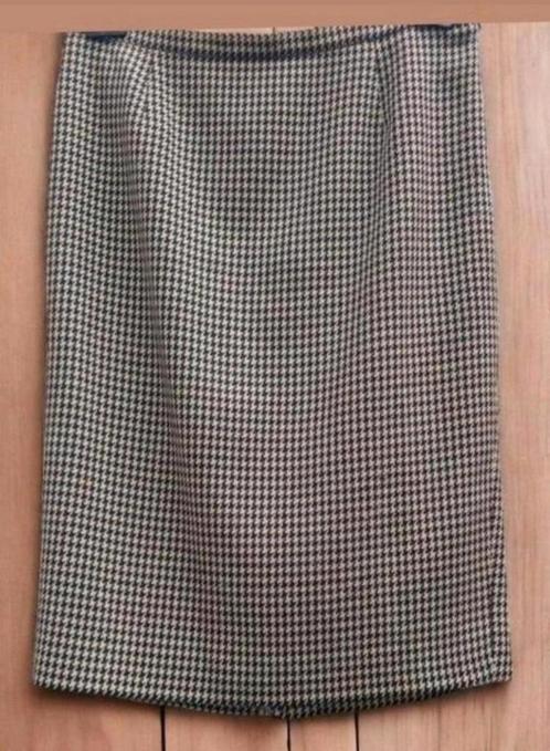 ✨️GAI MATTIOLO Schitterende Rok - Maat 40 - Topstaat✨️✨️, Kleding | Dames, Rokken, Zo goed als nieuw, Maat 38/40 (M), Zwart, Knielengte