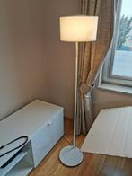 Witte staanlamp (Ledet) Ikea, Huis en Inrichting, Lampen | Vloerlampen, Zo goed als nieuw, Ophalen