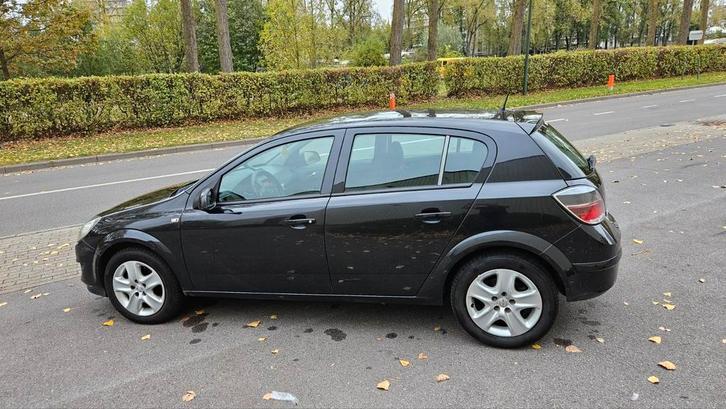 Opel astra 2012 H benzine 1.6 (189.000) km met carpass, Auto's, Opel, Particulier, Astra, Benzine, Euro 5, Berline, 5 deurs, Handgeschakeld