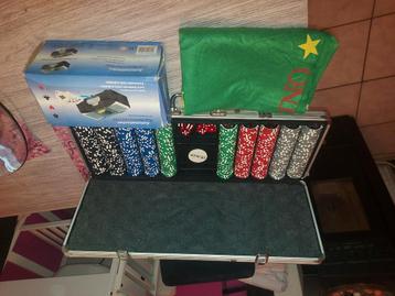 Mallette poker +mélangeur de carte beschikbaar voor biedingen