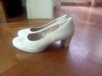 Beige schoenen met hak maat 40, Kleding | Dames, Schoenen, Ophalen, Zo goed als nieuw, Beige