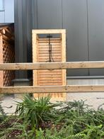 Buitendouche in hout aansluiting tuinslang
