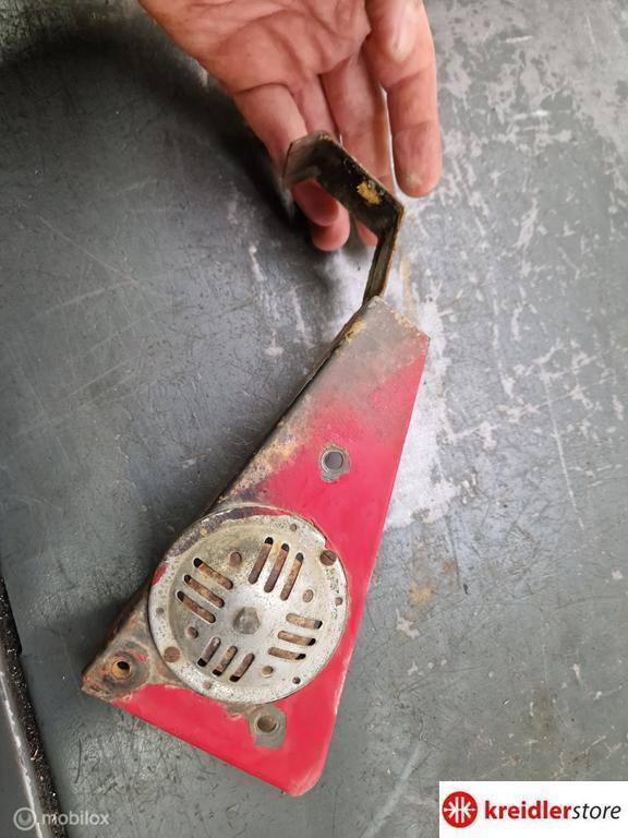 Kreidler Eitank 1959 tank bevestiging op frame claxonhuis, Fietsen en Brommers, Brommeronderdelen | Kreidler, Gebruikt, Ophalen of Verzenden