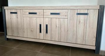 Dressoir kast 236 x 48 x 95 beschikbaar voor biedingen