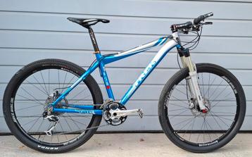 Trek 8000 red alpha beschikbaar voor biedingen