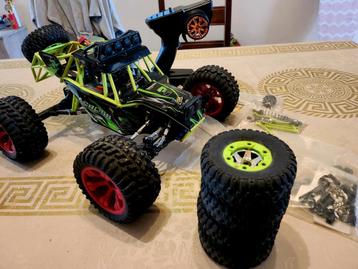 Buggy 1:12 met verbeterde aluminium onderdelen + 4 rode wiel beschikbaar voor biedingen