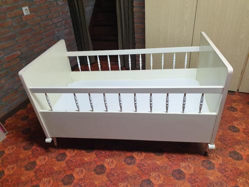 Babybedje + Commode, Kinderen en Baby's, Kinderkamer | Commodes en Kasten, Gebruikt, Commode, Ophalen of Verzenden