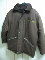 Donkerbruine winterjas met gele print voor boys, 164 NIEUW, Kinderen en Baby's, Kinderkleding | Maat 164, Ophalen of Verzenden