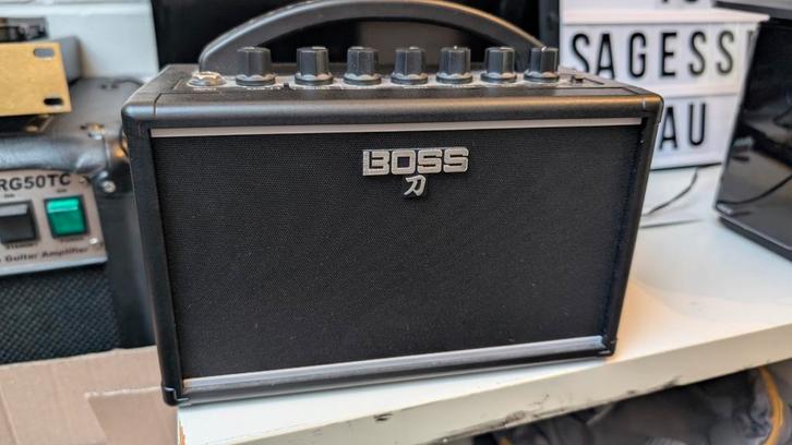 Boss katana mini, Muziek en Instrumenten, Versterkers | Bas en Gitaar, Zo goed als nieuw, Gitaar, Ophalen of Verzenden