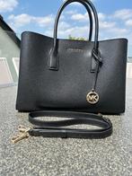 zwarte handtas Ruthie van Michael Kors, Handtassen en Accessoires, Tassen | Damestassen, Ophalen, Zo goed als nieuw, Zwart, Handtas