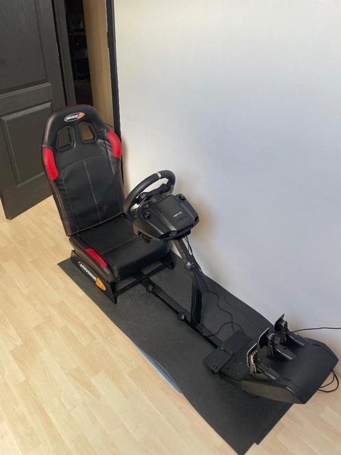 PlaySeat Logitech Complet, Games en Spelcomputers, Spelcomputers | Xbox | Accessoires, Zo goed als nieuw, Xbox One, Stuurtje of Sportattribuut