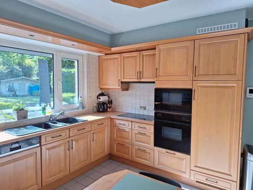 Mooi ingerichte keuken met toestellen, Huis en Inrichting, Keuken | Complete keukens, Gebruikt, Hout, Ophalen