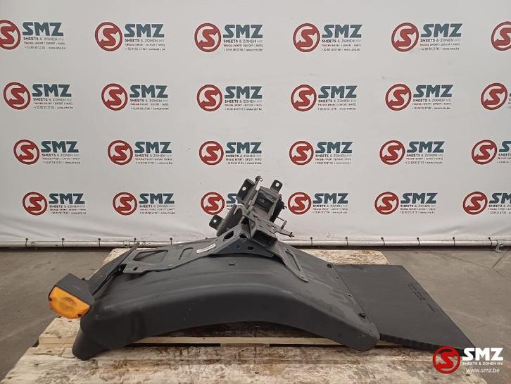 Occ spatbord cabine achter L/R + spatbordsteun Vol, Auto-onderdelen, Vrachtwagen-onderdelen, Volvo, Carrosserie en Plaatwerk, Gebruikt