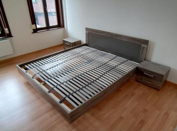 bed 180x200 cm + 2 nachtkastjes + bedlade beschikbaar voor biedingen