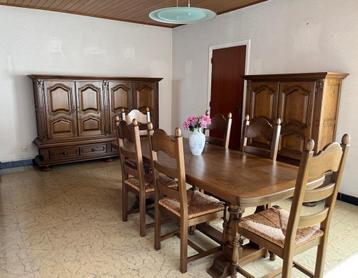 Huis leeg te maken: salon, eetplaats, slaapkamer, kasten,... beschikbaar voor biedingen